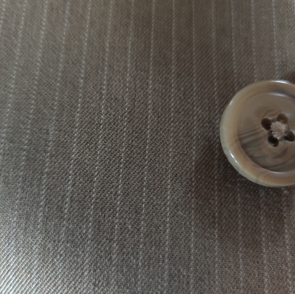 Business Suit Never Worn - Picture 3 of 3